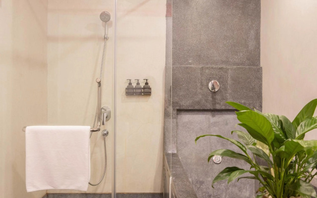 La Rose Suites