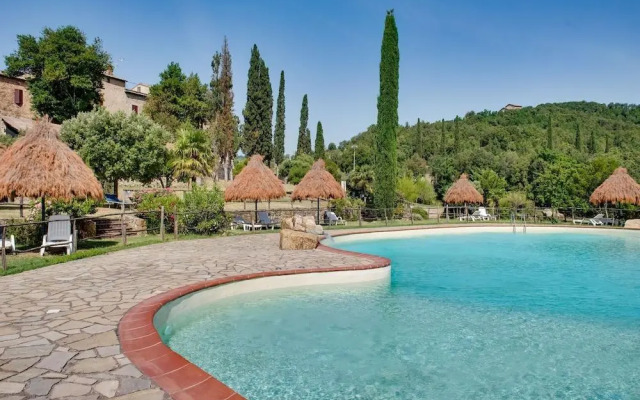 Farmhouse in Tuscany Near Petriolo Spa