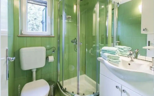 Vojo - Private Swimming Pool - H