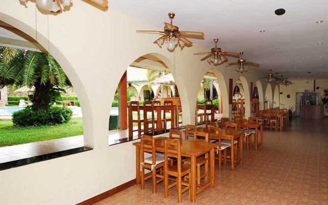 Getaway Resort Lake Mabprachan Thailand
