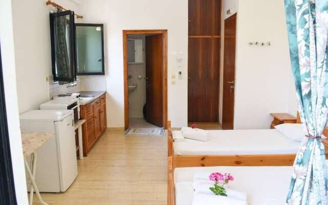 Lemon studio with garden close to beach
