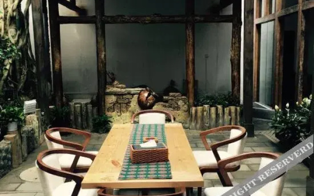 Enshi love Qingjiang hotel(Tujia daughter City store)