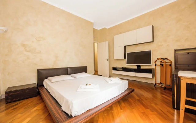 Spacious flat with Balcony