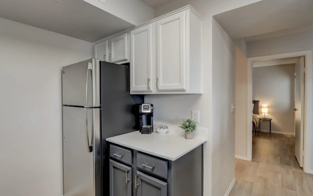 FRONTDESK Jade Scottsdale Apts Central Scottsdale