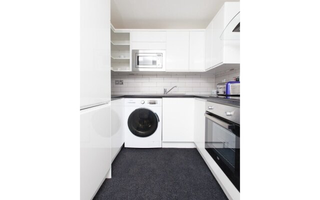 Leith Walk: Lovely Renovated Lower Flat W/parking