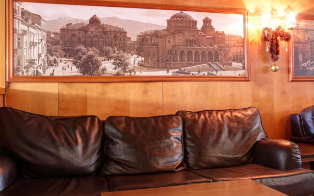 Central Plaza Hotel
