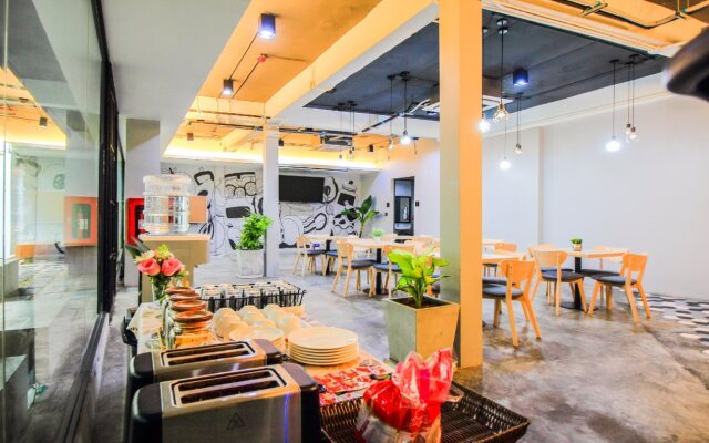 OYO 426 All Day Hostel @ Sukhumvit