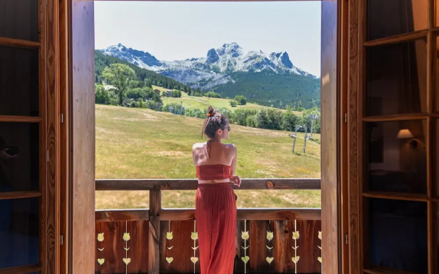 Montana Chalet Hotel
