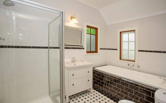 Oak Tree Lodge
