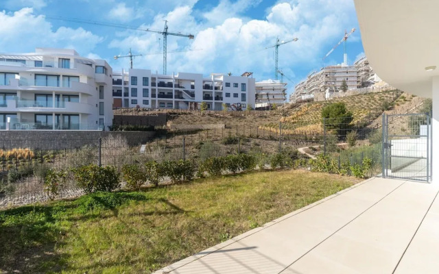 Nice Apartment With Private Garden, Pool