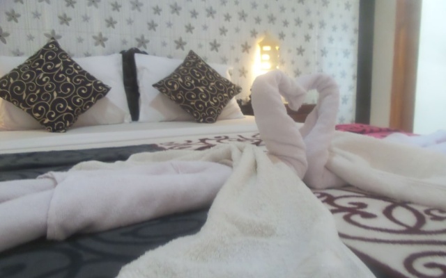 Summer Guesthouse – Guest Rooms – Singaraja