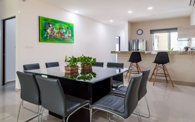 Sabbia 4201-3 Bedrooms ALL IN Suite Condo