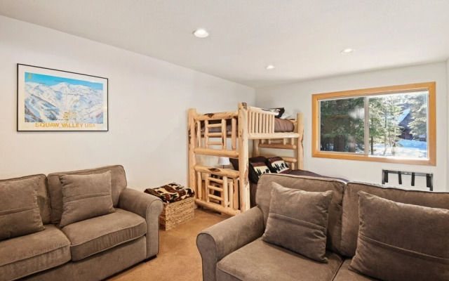 Cottonwood Place Vacation Home by RedAwning