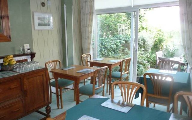 Southcroft Hotel - Guest House