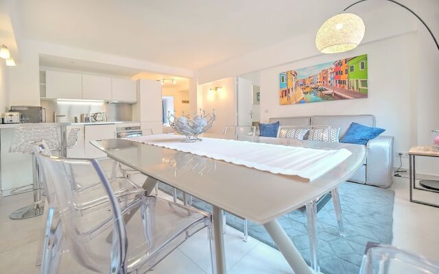 4 Pieces 7-8 personnes coeur de ville