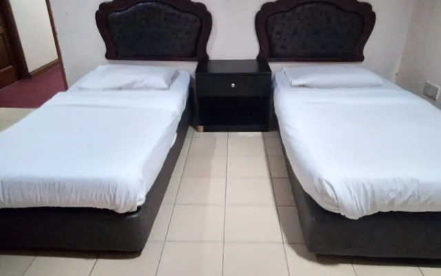 OYO 90376 Centre Point Hotel - photo 5