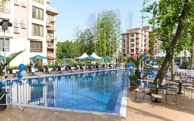 Apart Hotel Tarsis Club