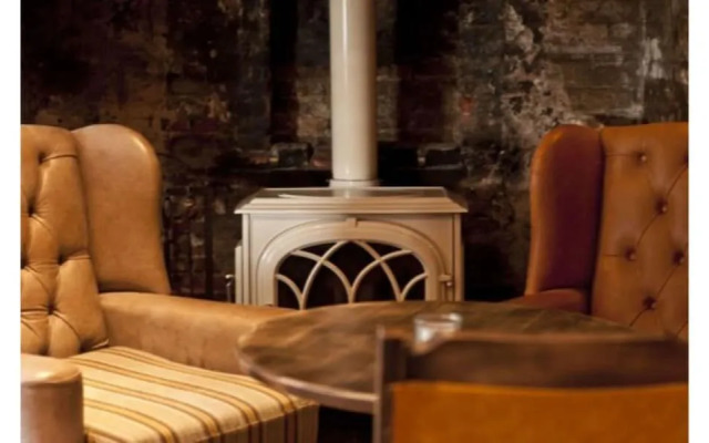 The Crown Pub, Dining & Rooms