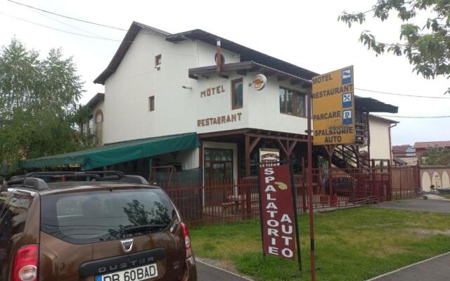 Double room with private bathroom by OSTERIA CONSTANTINO