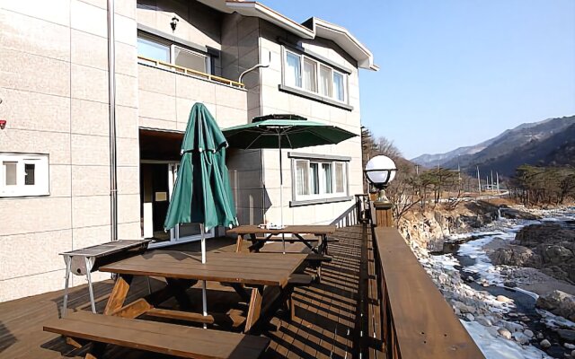 Yangyanggwangmyeong Family Pension