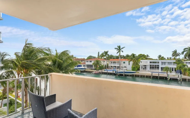Bay Harbor Sunset Apt 3C