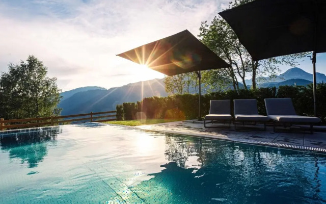 Apartment With Shared Infinity Pool