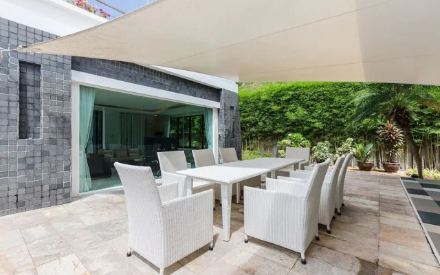 Unique Pool Villa with 5 Bedrooms and Sea View (PM-C1)