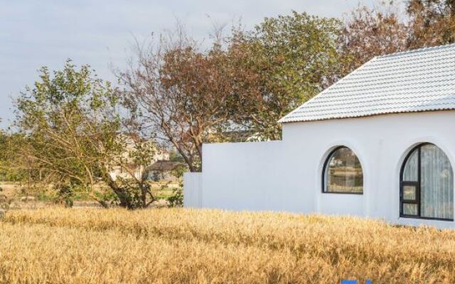Sanjian Homestay (Shanghai International Tourism Resort)