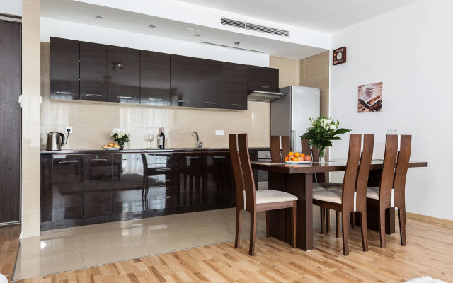 Chopin Apartments Platinum Towers