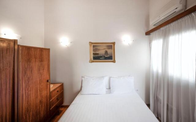 Parthenon house 3 min away from Acropolis.