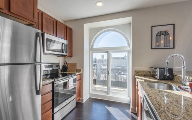 Divine Lorraine Apartment Hotel