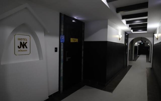 Gunsan JNK Classic Hotel - Black