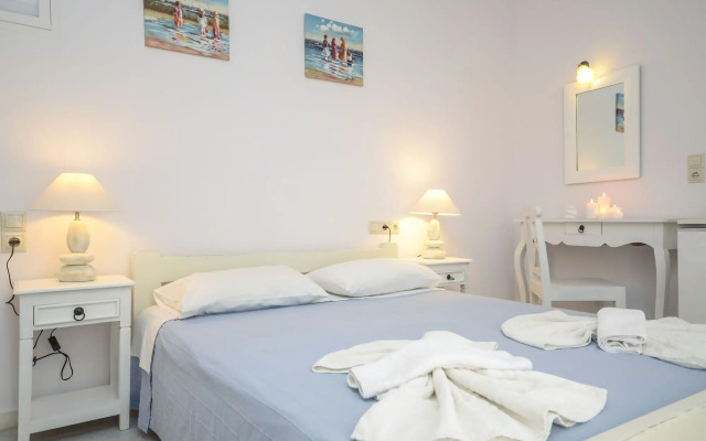Agia Anna Studios & Apartments
