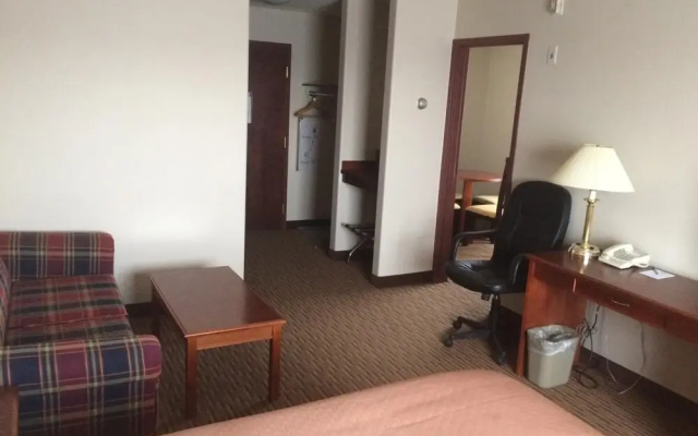 Foxwood Inn & Suites