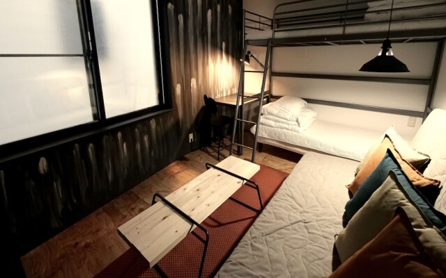 BENCH - Hostel