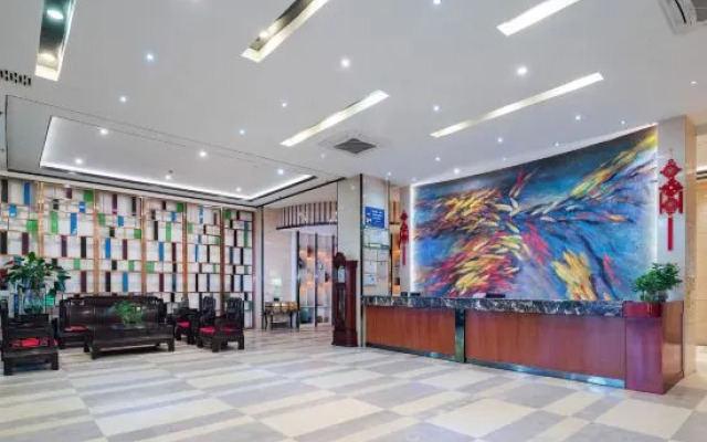 Huaying Wanrun Hotel