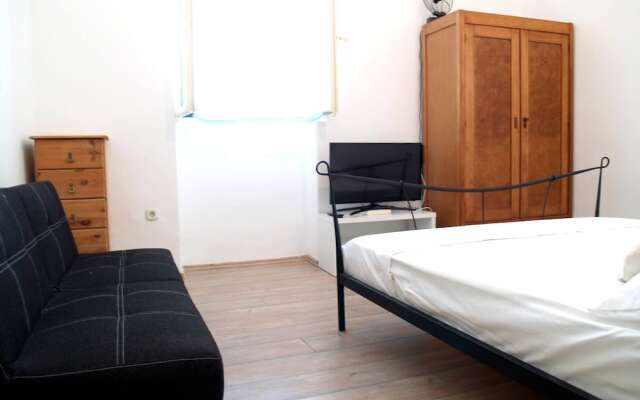 Step Away From The Beach 1-bedroom Apartment Lolov