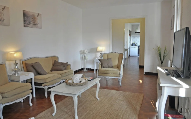 Peaceful Villa in Fréjus With Swimming Pool