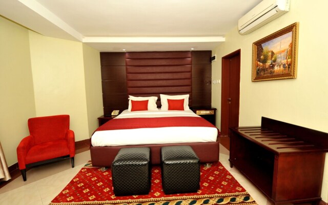 Silver Towers Hotel