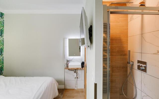 Hôtel Autonome Une Chambre en Ville