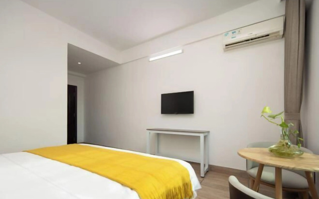 Xinyueju Hotel (Hainan Institute of Business and Technology Provincial Museum)