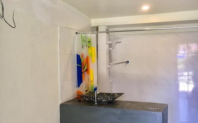 Faraway Suites - Hostel