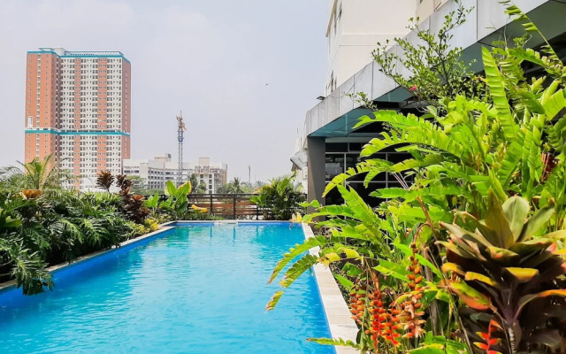 Basic Studio Room Apartment At Tuscany Residence