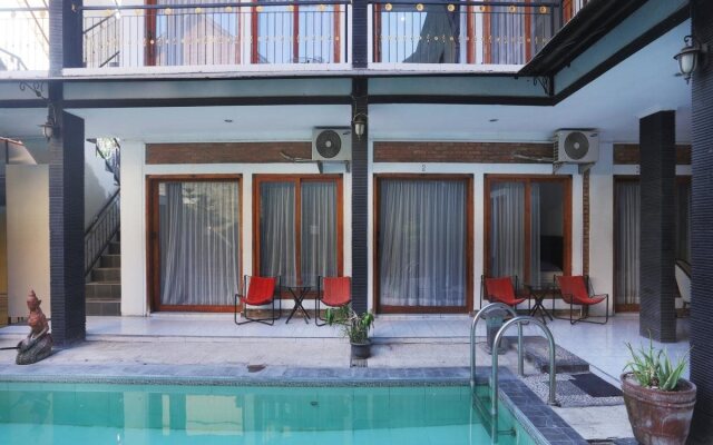 Oyo 426 Hotel Gading Resto