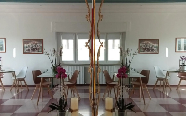 Hotel Porta Rivera