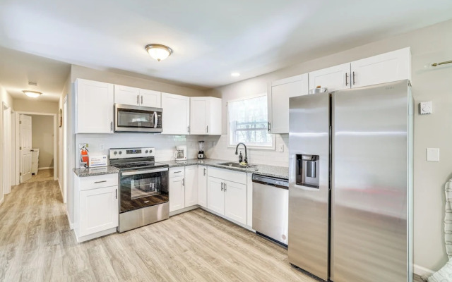 Family-friendly Tobyhanna Home: Lake & Pool Access