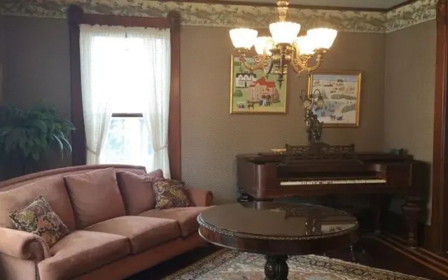 Betsy's Bed & Breakfast