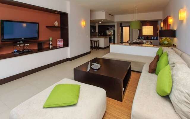 Aldea Thai - Oceanfront PH w/ Rooftop & Private Pool