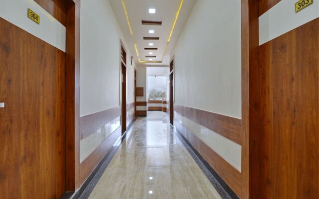 OYO 13860 Panchsheel Plaza