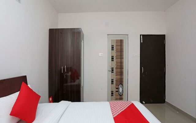 OYO 13527 Usha Residdency